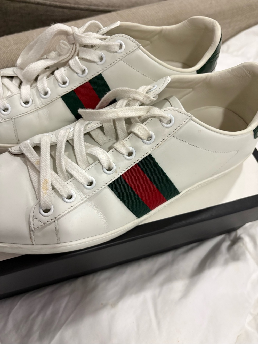 Gucci White Leather Sneakers with Green & Red Web Stripe